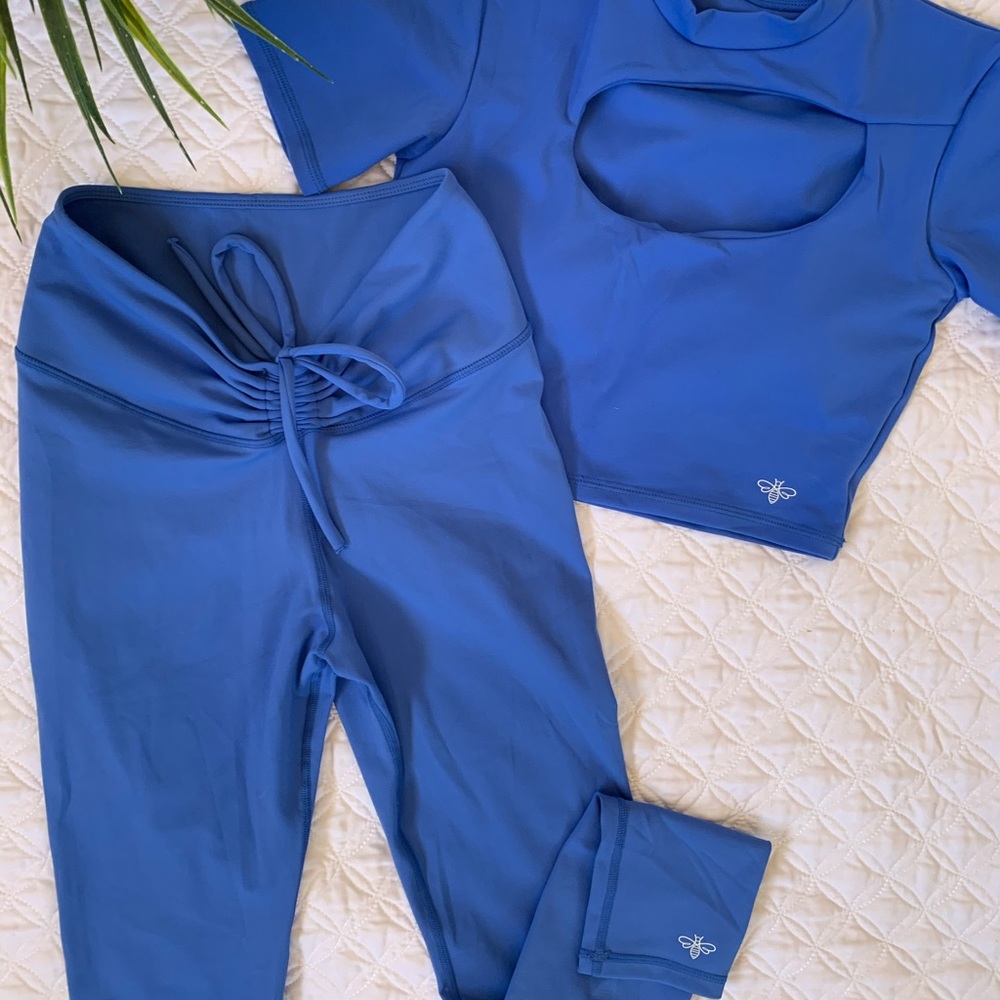 Blue booty scrunch leggings and top set